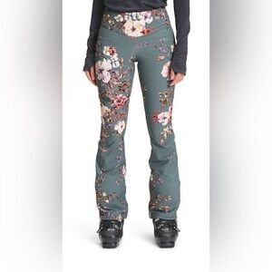 ISO ! The North Face Snoga Pant